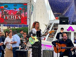 Actuación en inauguración de negocio